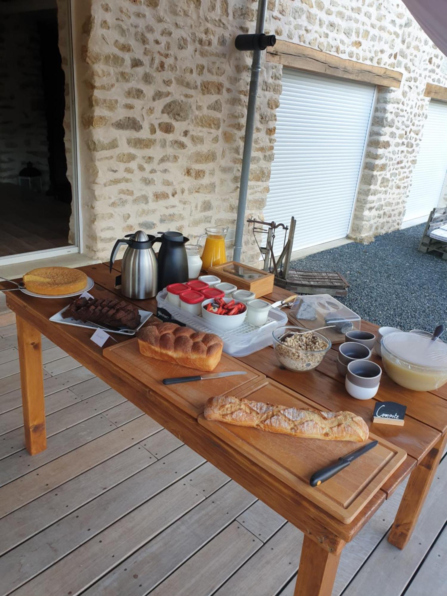 Le Pre De La Rue Bed and Breakfast Bouesse Eksteriør billede